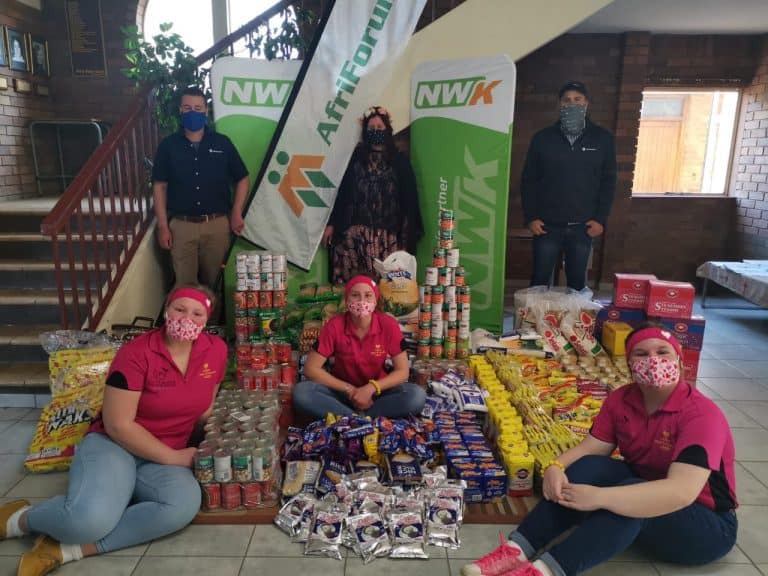 AfriForum se Lichtenburg-tak en ondernemings skenk kos aan hart-en-handeprojek