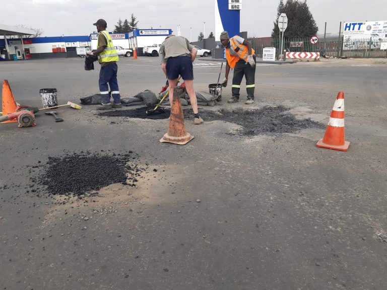 Bethal-tak herstel slaggate in die dorp