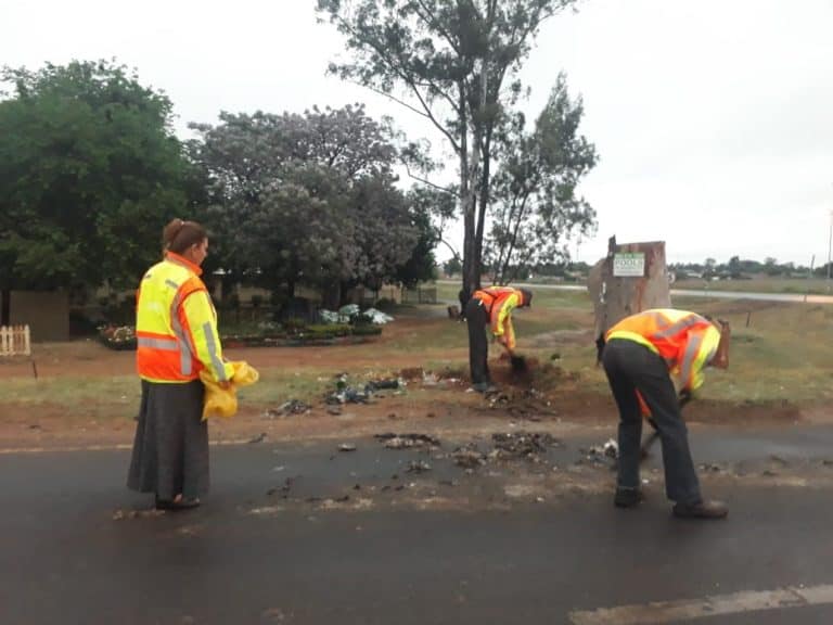 AfriForum se Bronkhorstspruit-tak maak kruising skoon