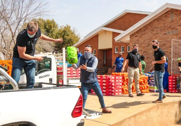 COVID-19-taakspan voorsien weer voedsel aan Coligny-gesinne