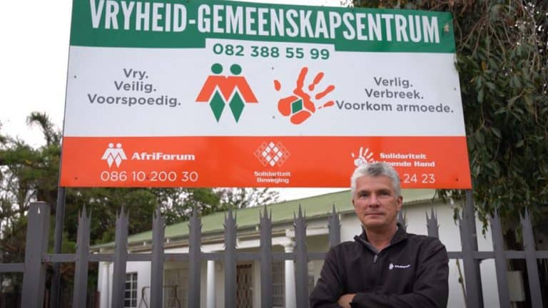 KYK: VRYHEID-GEMEENSKAPSENTRUM BIED NOU ÓÓK GESONDHEIDSDIENSTE AAN