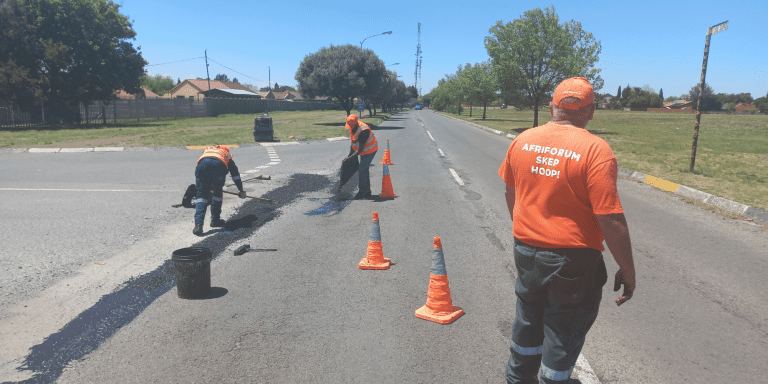 AfriForum se Standerton-tak help om straat te herstel