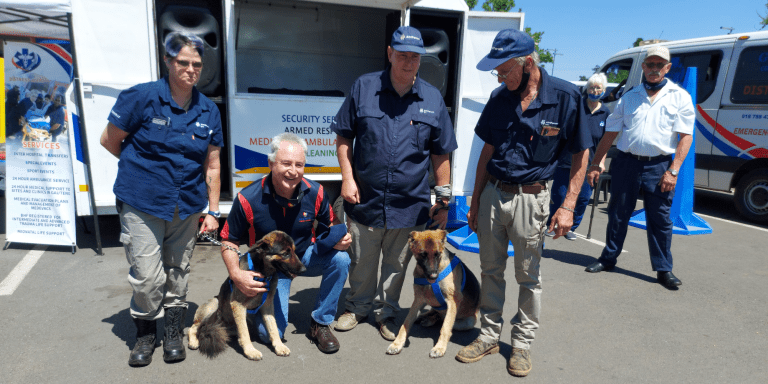 Twee opgeleide honde deel van AfriForum se Fochville-buurtwag