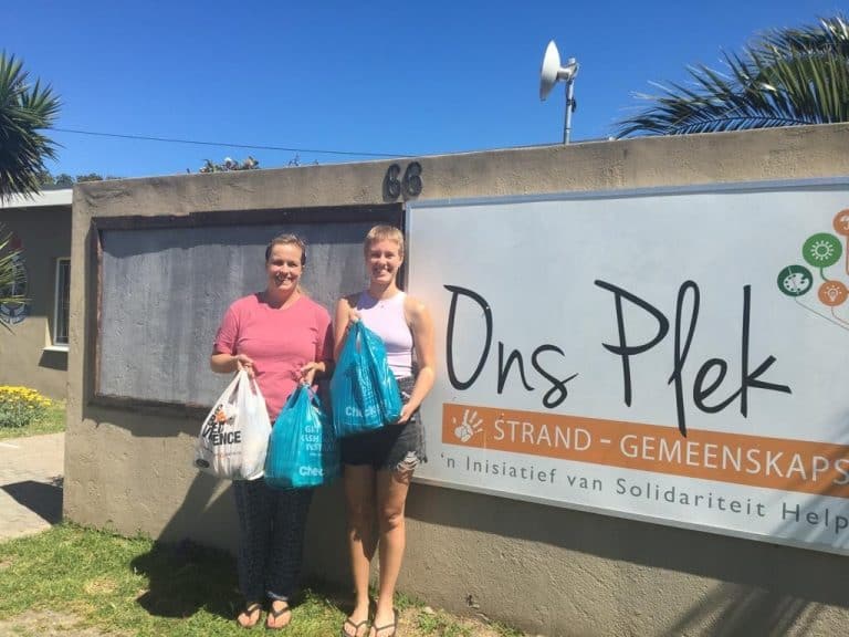 AfriForum Jeug se Maties-tak maak skenking aan Solidariteit Helpende Hand – Ons Plek