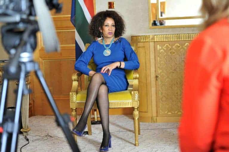 Nuuskommentaar: Egoïstiese Lindiwe Sisulu maak nou vyande sover sy gaan