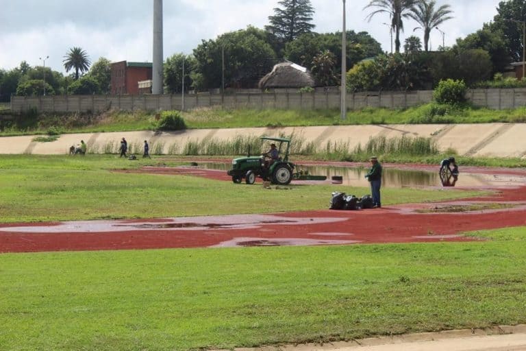 AfriForum en Krugersdorp-gemeenskap gryp in om Bob van Reenen-stadion reg te ruk