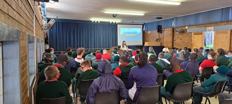 AfriForum besoek Lettie Fouché Skool in Bloemfontein met Besigheidsbytjies-entrepreneursopleiding