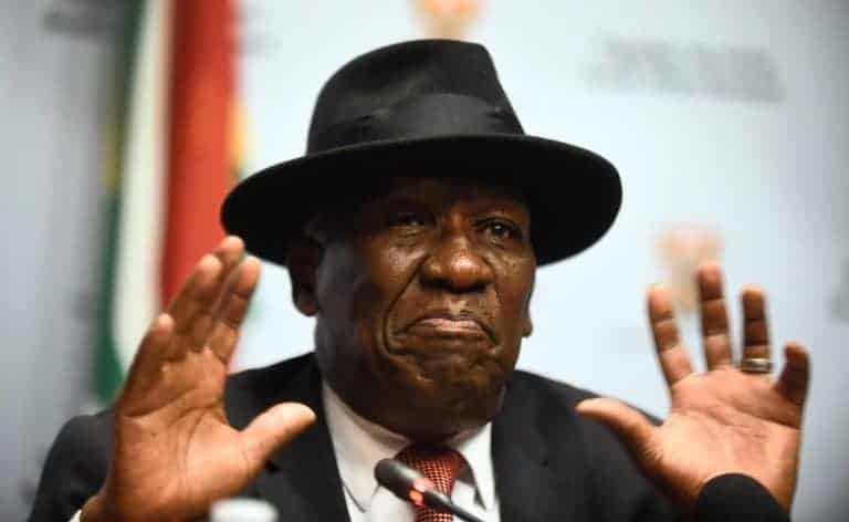 AfriForum eis dat minister van Polisie, Bheki Cele, onmiddellik afgedank word