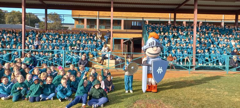 AfriForum se teenboelieveldtogspan besoek Laerskool Monumentpark