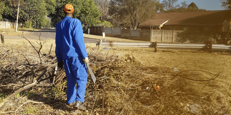 Rustenburg-tak gaan voort met volhoubare skoonmaakprojek