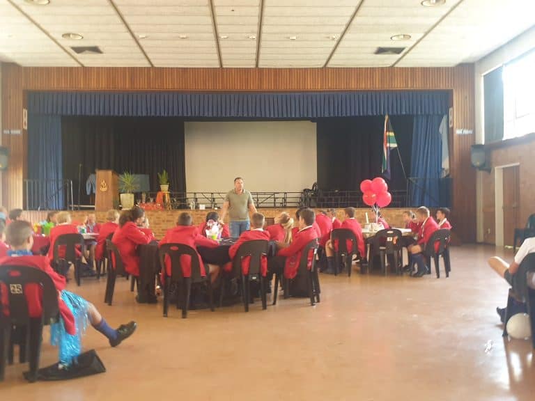 AfriForum en Brain Tribe besoek Laerskool Helderkruin met leierskapsontwikkelingprojek