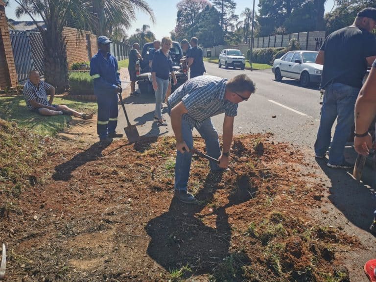 Kempton Park branch fills potholes in Aston Manor