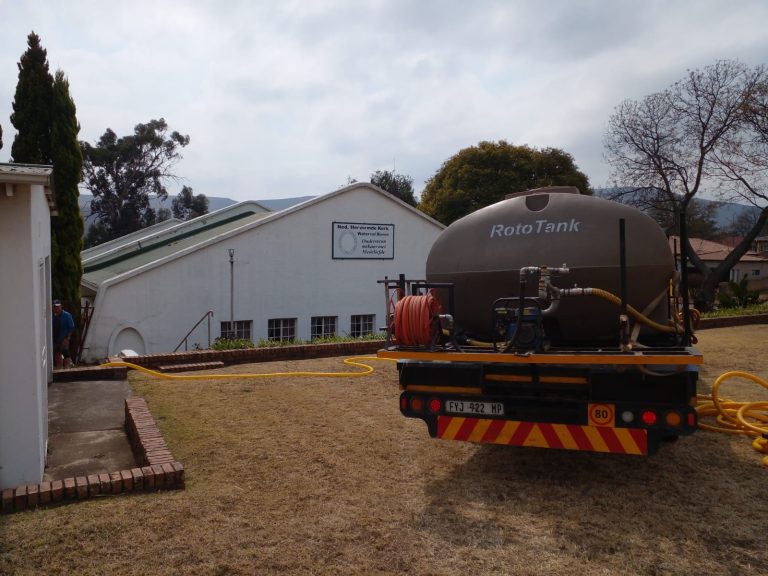 Machadodorp-tak lewer 15 000 liter water aan Waterval Boven