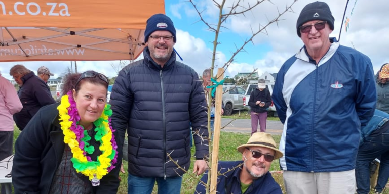 Weskus-tak open wandelroete tussen Weskus-plante