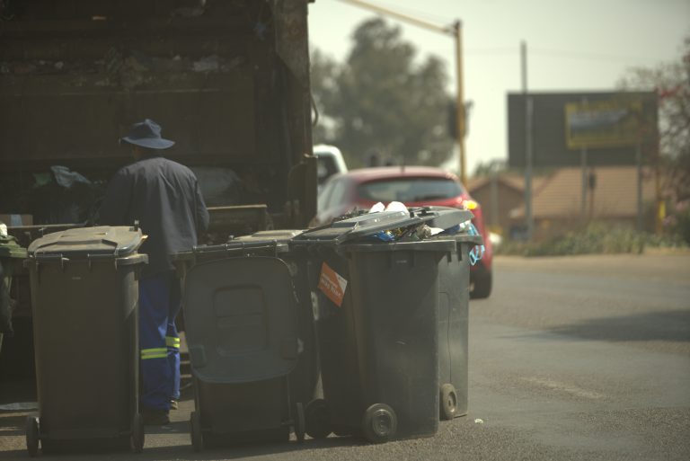 No refuse removal, no bill, demands AfriForum