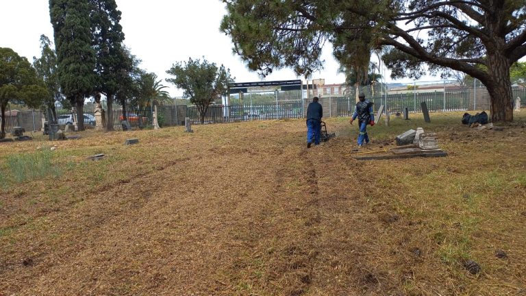 Noord van die berg-tak neem beheer van Heldeakker-begraafplaas