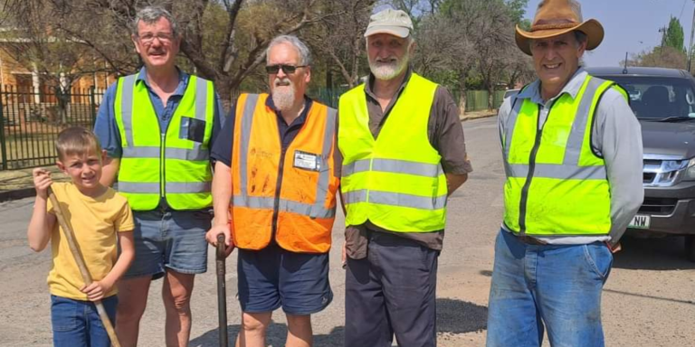 Parys-tak takel slaggate as deel van die #OnsDorp-projek