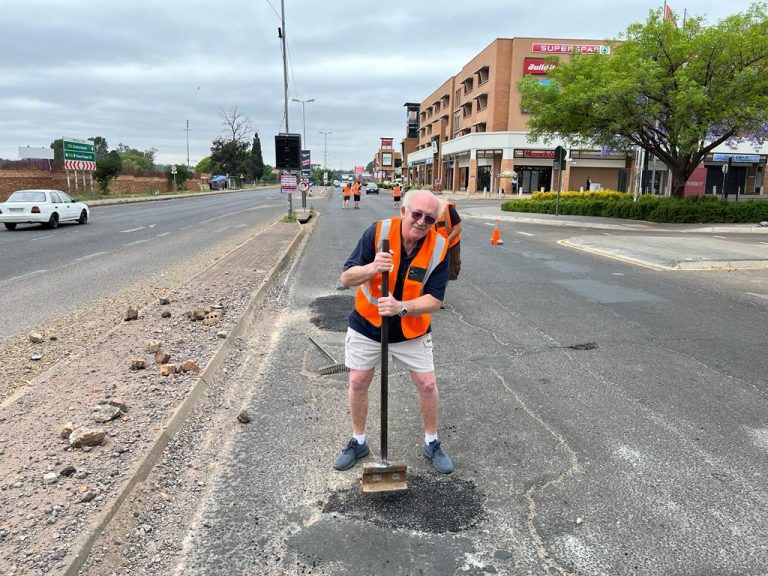 AfriForum se Pionier-tak herstel slaggate as deel van #OnsDorp-projek