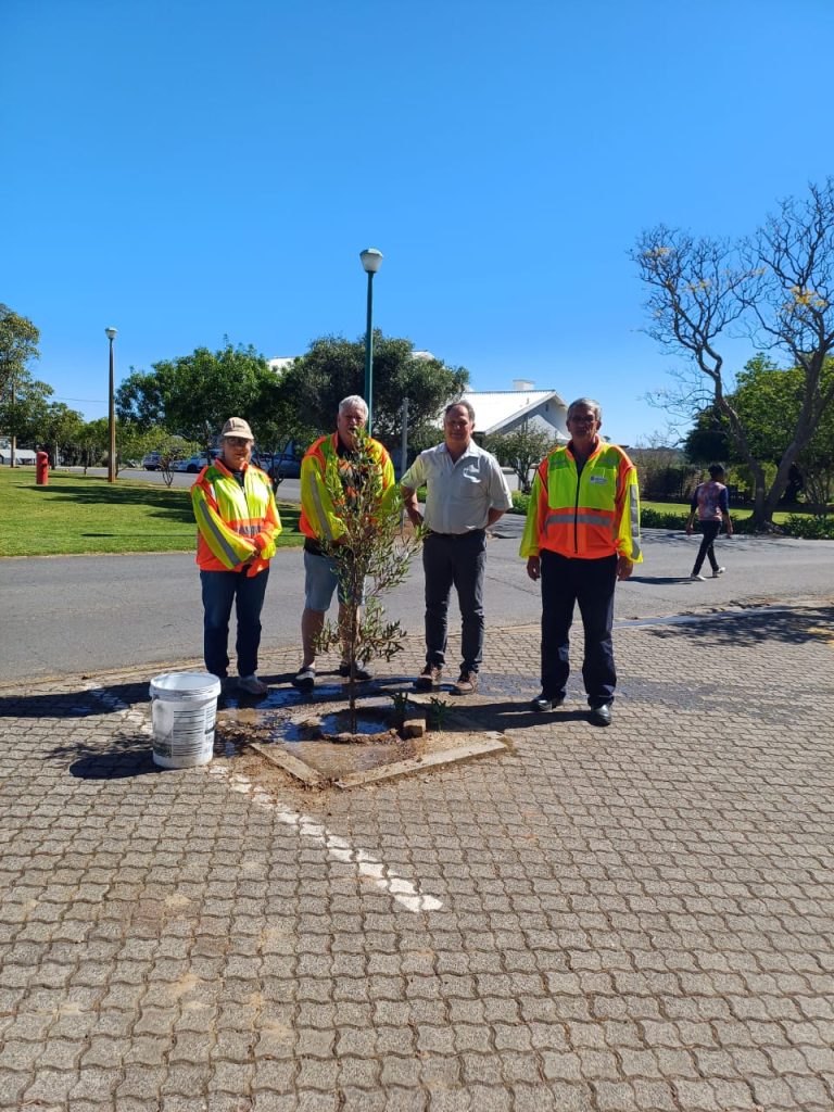 AfriForum skep hoop in Swellendam tydens Boomplantmaand