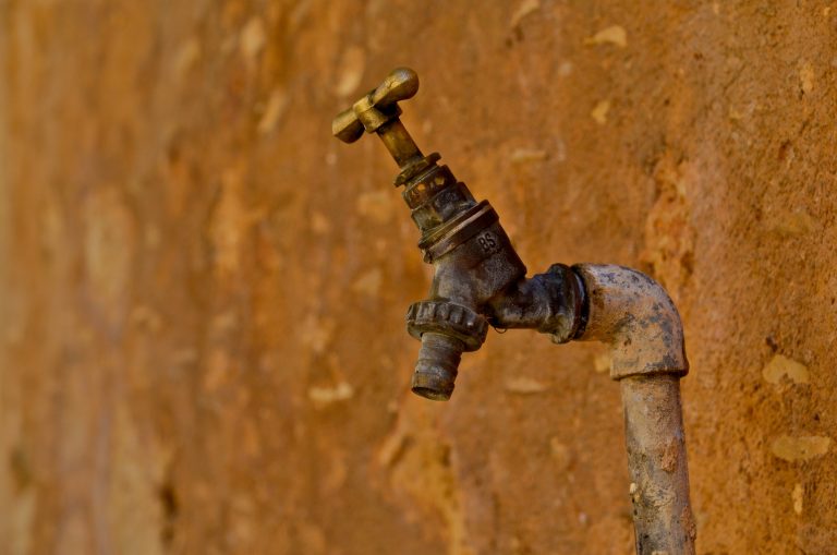 AfriForum se Parys-tak voor dooiemansdeur met watermemorandum