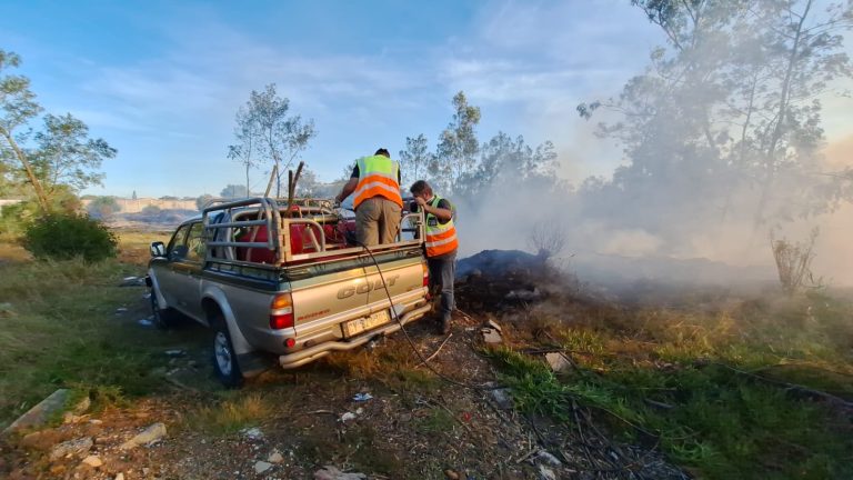 New firefighting equipment gears AfriForum’s Walker Drive Neighbourhood Watch even better for “flaming battles”