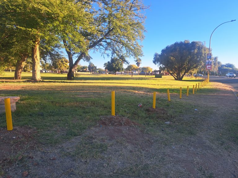 Upington-tak verfraai park op hoofroetes