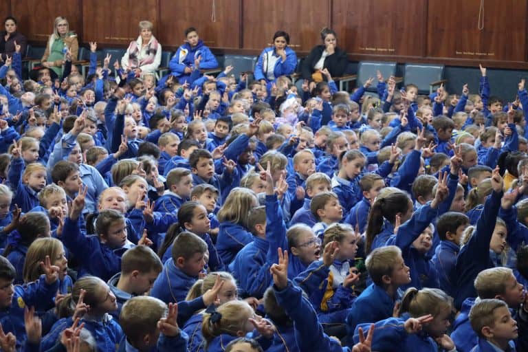 AfriForum en Matteus bemagtig leerders by Laerskool Elarduspark met Teenboelieveldtog