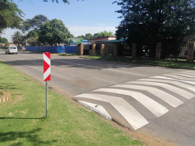 Witbank-tak loods tweede fase van projek om skole te beveilig