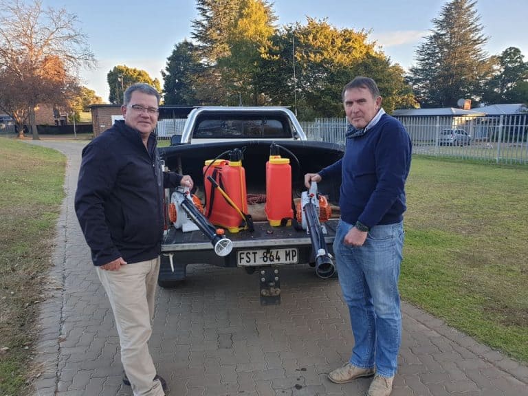 AfriForum se Piet Retief-tak help skole tydens COVID-19