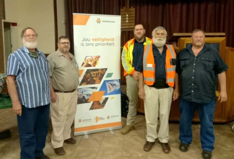 AFRIFORUM SE NABOOMSPRUIT-TAK STIG ’N BUURTWAG