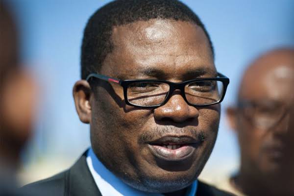 LESUFI HET SKYNBAAR GEEN VRIENDE MEER BEHALWE ANC-KADERS