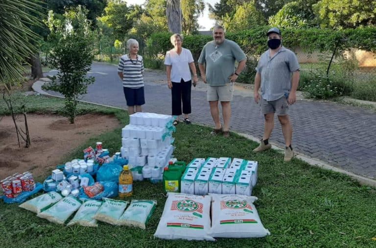 AfriForum se Rustenburg-tak ondersteun bejaardes tydens inperking