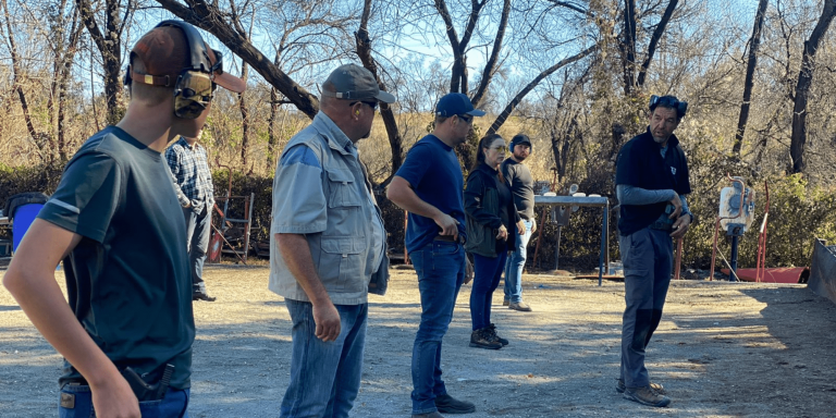 Basiese skietopleiding bemagtig lede in die Bo-Karoo