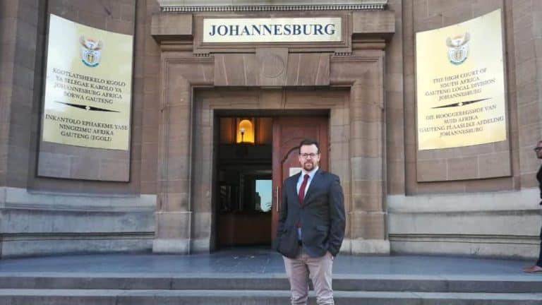 Uitspraak voorbehou in saak teen AfriForum en Ernst Roets oor vlag-twiet