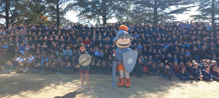 AfriForum se teenboelieveldtogspan en Solidariteit Helpende Hand  besoek laerskole in Vanderbijlpark en Meyerton