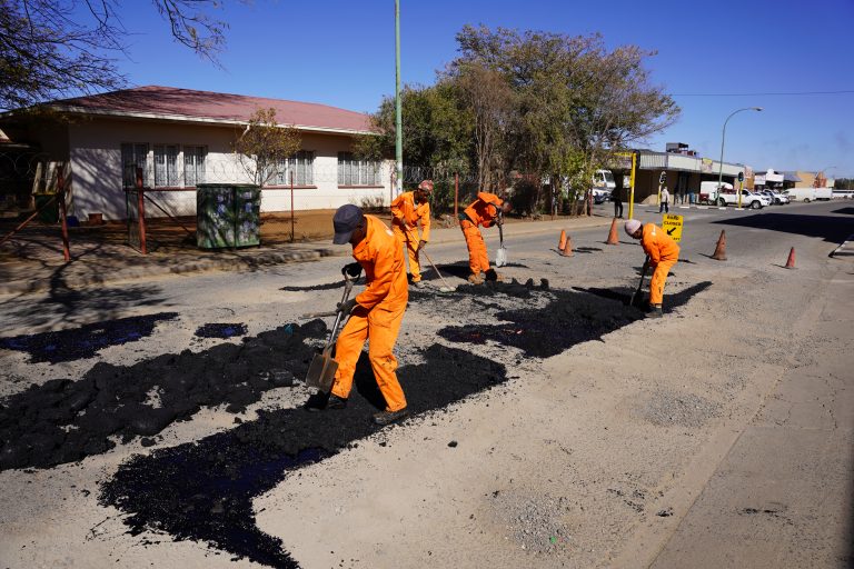 AfriForum bestee vanjaar al bykans R1,5 miljoen aan slaggate