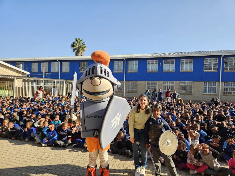 AfriForum bereik 17 skole en duisende leerders met teenboelieveldtog in Oudtshoorn en Calitzdorp