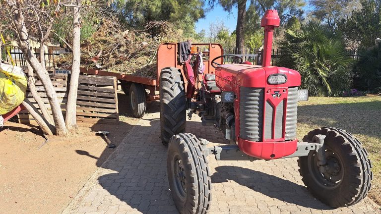 Bloemhof-tak skop eie vullisverwyderingsdiens af, verwyder 20 ton vullis binne eerste week