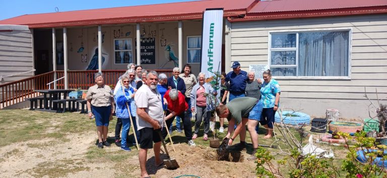 AfriForum se Mosselbaai-tak hou boomplantdag